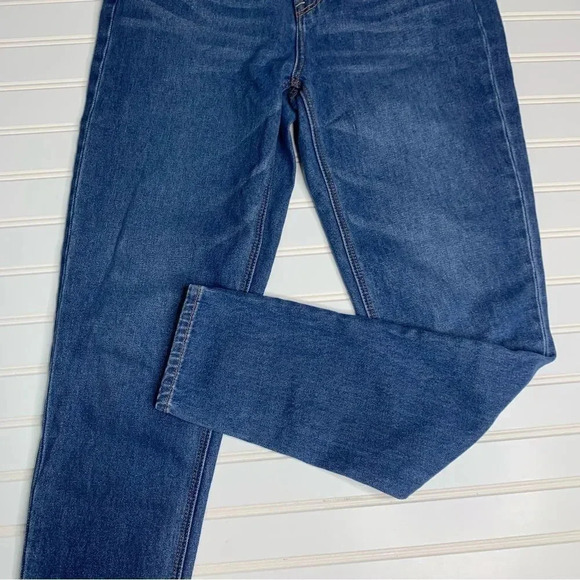 American Eagle High Rise Mom Jeans - Picture 5 of 9